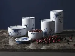 Royal Copenhagen Blå Mega Riflet Krukke - Elegant Opbevaring og Organisering -Møbelbutik 3990 2dbb236f 4335 4cf4 9bb9 94f0376405a9