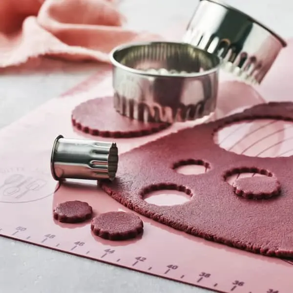 By Ditte Julie Bølget Udstikkersæt - 11 Stk. | Professionelt Bageudstyr til Perfekte Kager 4 By Ditte Julie Bølget Udstikkersæt - 11 Stk. | Professionelt Bageudstyr til Perfekte Kager - Billede 2