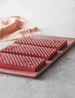 By Ditte Julie Chokoladeform - Striber | Professionel Chokoladeform til Bageentusiaster -Møbelbutik 3990 4e26d38d acf4 4eb3 a7a7 fa1e6cfed057