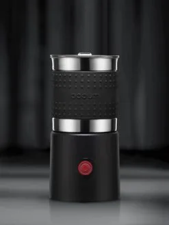 Bodum Bistro Elektrisk Mælkeskummer -Møbelbutik 3990 59199102 13c2 406d b863 1f8c8160600a