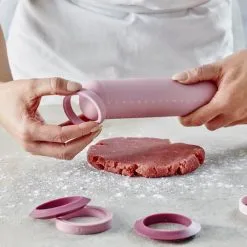 By Ditte Julie Justerbar Kagerulle - Premium Bageudstyr til Perfekt Dej -Møbelbutik 3990 5afb84c0 59b7 47fc a294 76909ad75ca3