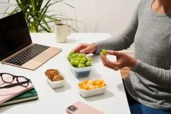 OXO Prep & Go Opbevaringsbeholder M. Dørslag - Praktisk Madkasse til Hverdagsbrug -Møbelbutik 3990 65ce2f31 8da8 42f4 a3f9 02b687f96948