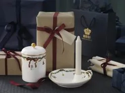 Royal Copenhagen Stjerne Riflet Jul Krukke M. Låg - Elegant Opbevaringskrukke til Jul -Møbelbutik 3990 6622dca8 5b89 48b6 ada9 d164089be700