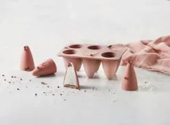 By Ditte Julie Flødebolleform | Højkvalitets Bageform til Perfekte Flødeboller 6 By Ditte Julie Flødebolleform | Højkvalitets Bageform til Perfekte Flødeboller -Møbelbutik 3990 760abc66 5967 4fae aa71 ec0351cb8a77