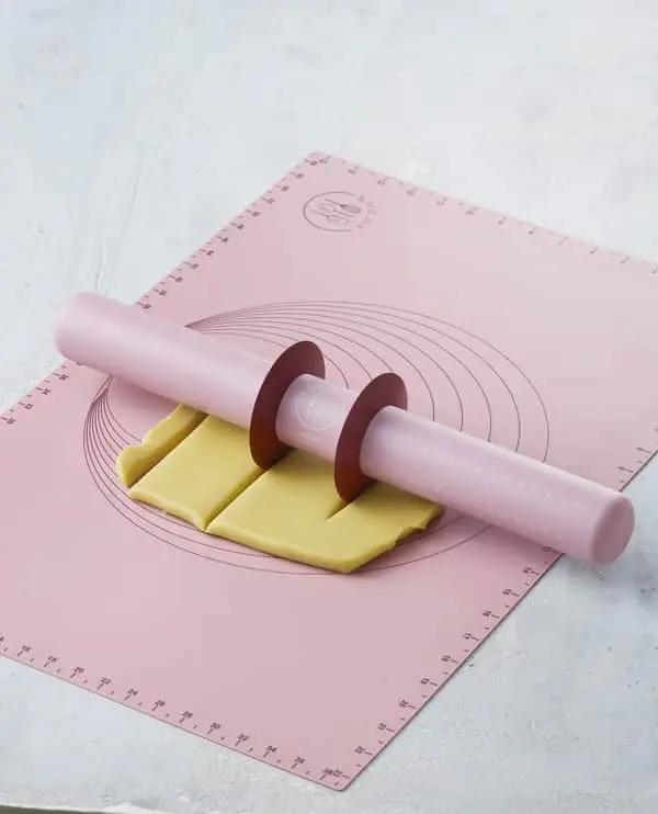 By Ditte Julie Skæreskive - 2 Stk. | Perfekt Bageudstyr til Kageruller og Bagning 4 By Ditte Julie Skæreskive - 2 Stk. | Perfekt Bageudstyr til Kageruller og Bagning - Billede 2