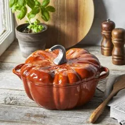 Staub Græskar Cocotte -Møbelbutik 3990 b38ee3f8 7c87 4f46 a3a3 782a6c532126