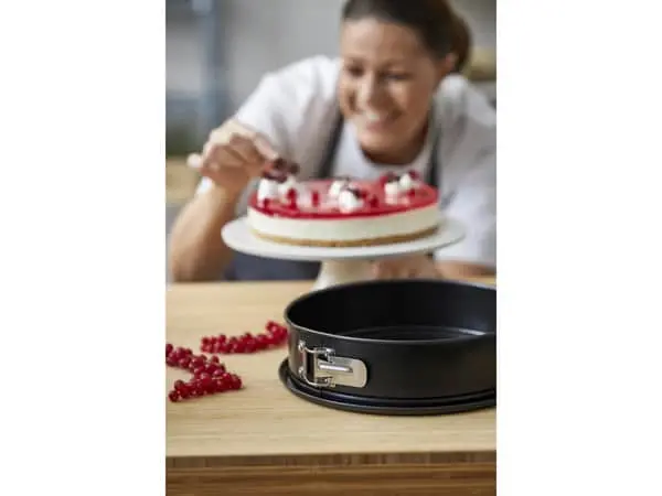 Blomsterbergs Springform - Premium Bageform til Perfekte Kager 4 Blomsterbergs Springform - Premium Bageform til Perfekte Kager - Billede 2