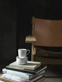 Royal Copenhagen Blå Mega Riflet Krukke - Elegant Opbevaringskrukke til Mad og Organisering -Møbelbutik 3990 beeb1405 fe6a 44a0 8141 10b8a1a99e53