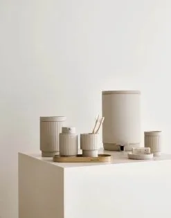 Marc O'Polo Wave Beholder - Elegant Opbevaringskrukke til Mad og Organisering -Møbelbutik 3990 cb56cdf7 c7aa 49c5 84e9 9ffbc97525a6