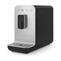 Smeg 50's Style Fuldautomatisk Espressomaskine BCC01BLMEU -Møbelbutik 3990 f3cdb56f 365d 436a 92ef 2f78cedaeffe