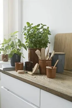 Knabstrup Keramik Korklåg - Elegant og Praktisk Opbevaringslåg til Køkkenet -Møbelbutik 3990 f908138d 4ba4 4b92 8132 2916f86c3491